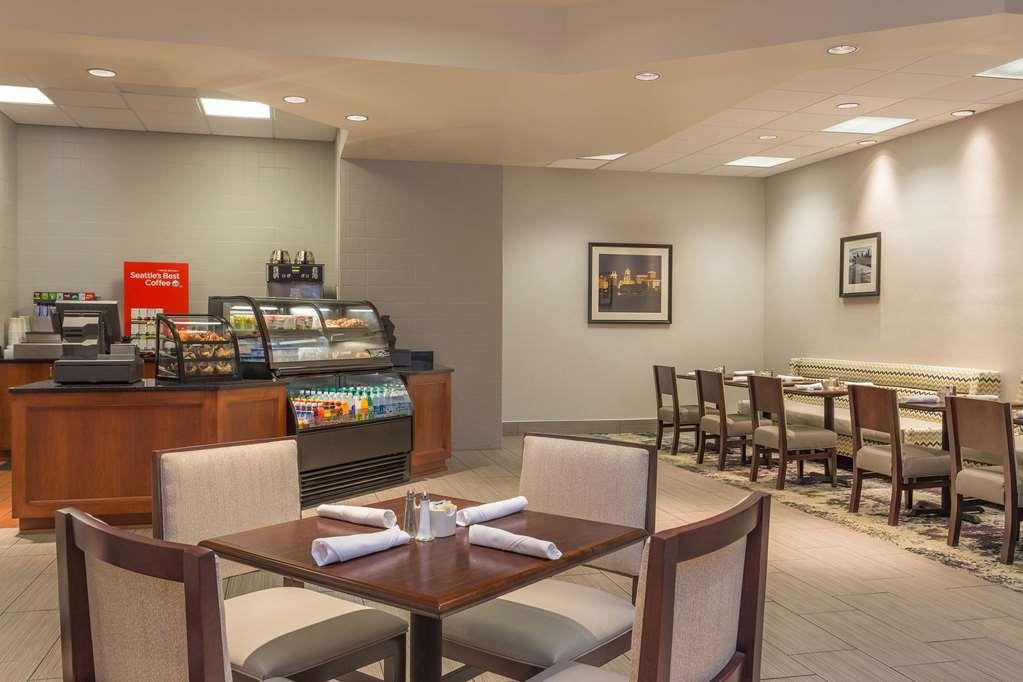 Wyndham Garden Downtown Hotel 3*