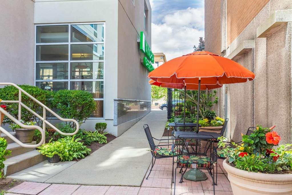 Hotel Wyndham Garden Downtown